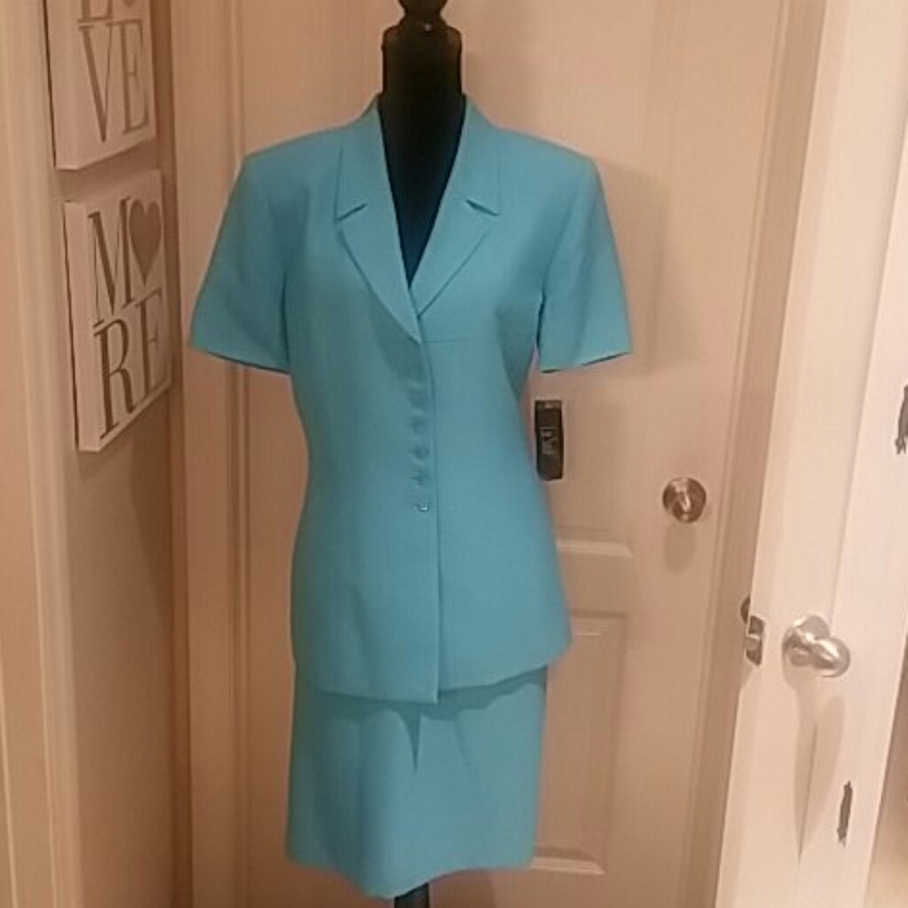 NWT Lesuit Skirt Suit Sz 16